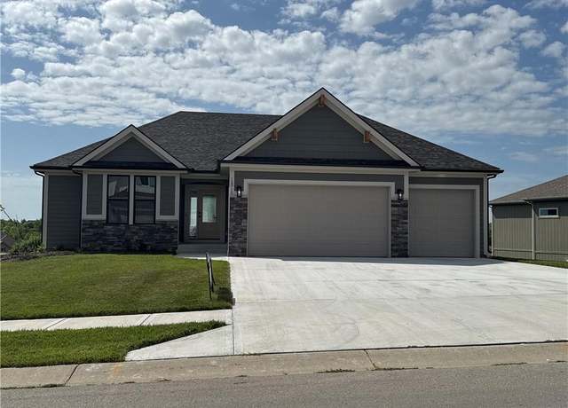Property at 12915 N Champanel Way, Platte City, MO 64079, 5 beds, 3.5 baths