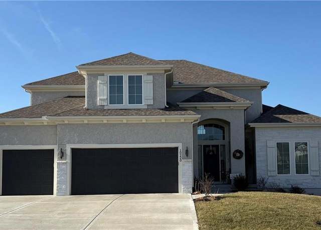 Property at 10220 N Oakland Ave, Kansas City, MO 64157, 4 beds, 3.5 baths