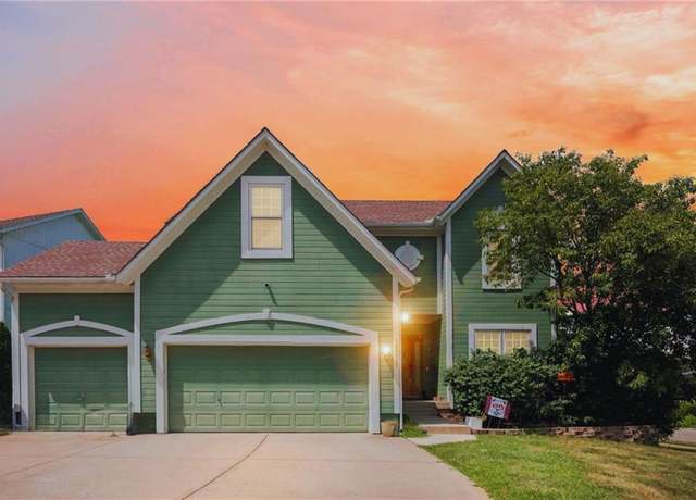 Property at 14510 W 138th Ter, Olathe, KS 66062, 4 beds, 3 baths