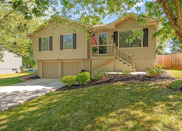 Property at 1506 Maple Ln, Pleasant Hill, MO 64080, 3 beds, 1 bath