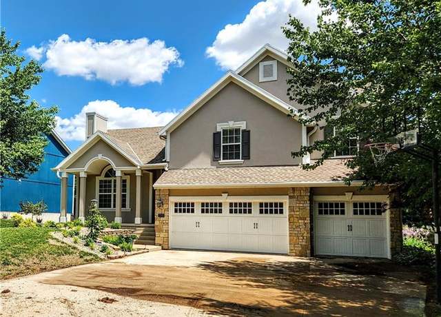 Property at 3705 Durham Ct, St Joseph, MO 64506, 3 beds, 2.5 baths