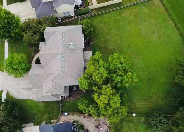 Property at 7109 Hauser St, Shawnee, KS 66216, 5 beds, 4.5 baths