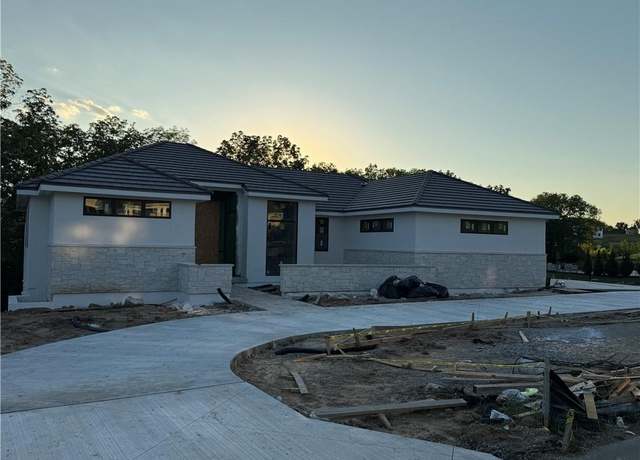 Property at 7410 NW Pampas Ln, Parkville, MO 64152, 4 beds, 3.5 baths