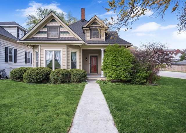 Property at 1501 Commercial St, Atchison, KS 66002, 3 beds, 1.5 baths