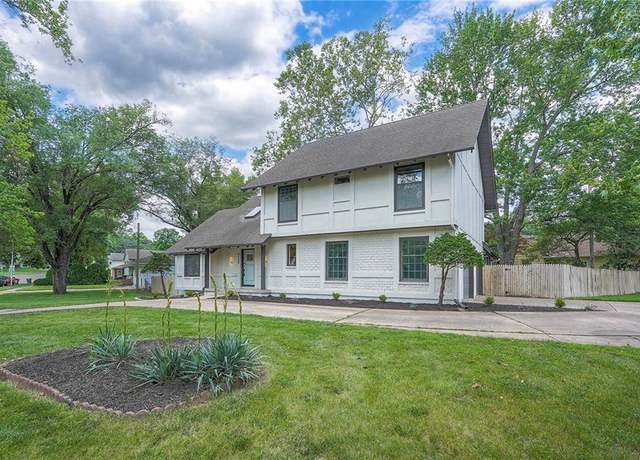 Property at 9100 Dearborn St, Overland Park, KS 66207, 4 beds, 3.5 baths