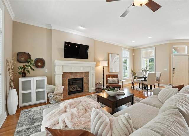 Property at 11892 S Carriage Rd, Olathe, KS 66062, 3 beds, 3 baths