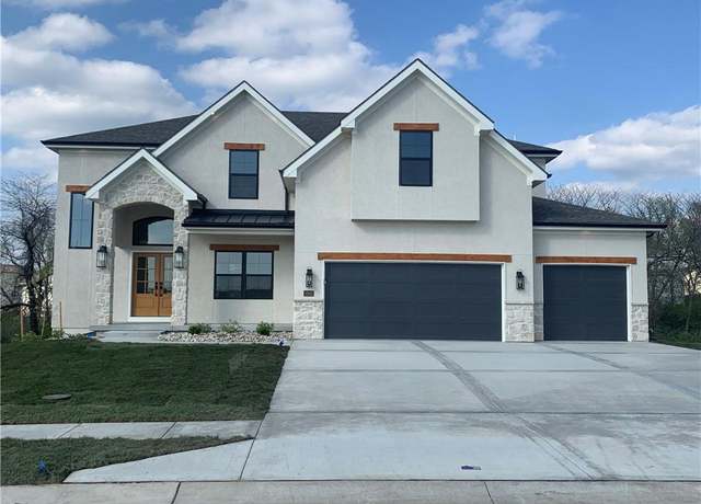 Property at 1502 NW 106th Ter, Kansas City, MO 64155, 5 beds, 4 baths