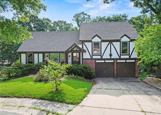 Property at 5829 N Indiana Ave, Kansas City, MO 64119, 4 beds, 2.5 baths