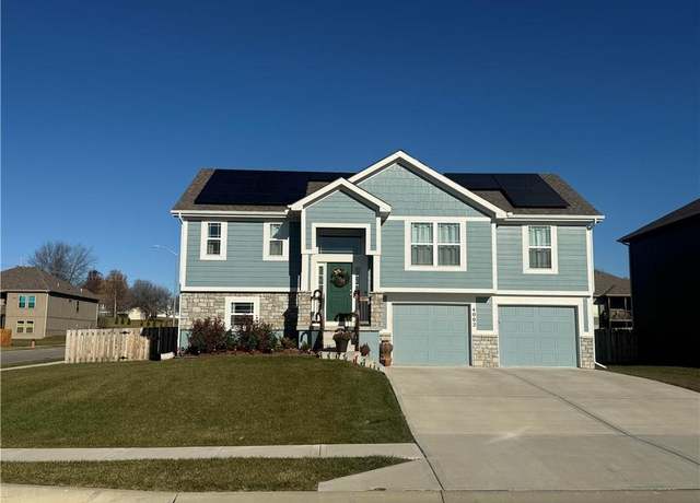 Property at 4002 NE 79th Ter, Kansas City, MO 64119, 3 beds, 3 baths