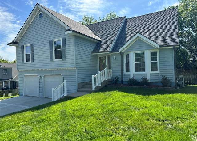 Property at 5026 Stearns St, Shawnee, KS 66203, 5 beds, 2.5 baths