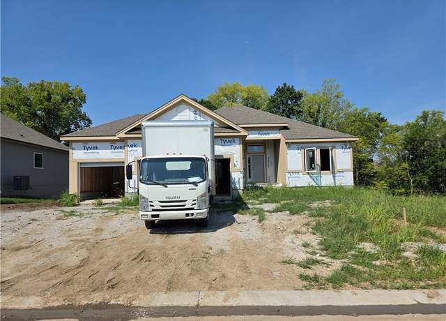 Property at 9430 N Belton Ave, Kansas City, MO 64154, 3 beds, 2 baths