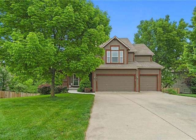 Property at 8385 Frederick Ct, De Soto, KS 66018, 4 beds, 3.5 baths