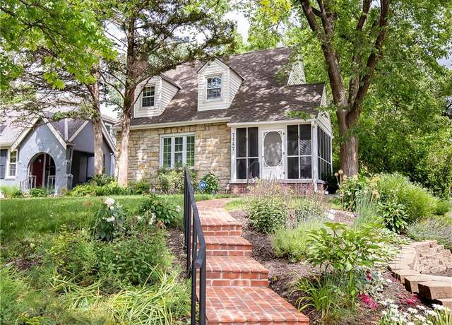 Property at 7147 Grand Ave, Kansas City, MO 64114, 3 beds, 2 baths