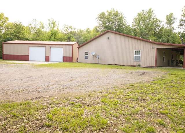 Property at 3014 W 4th St, Pittsburg, KS 66762, 3 beds, 2 baths