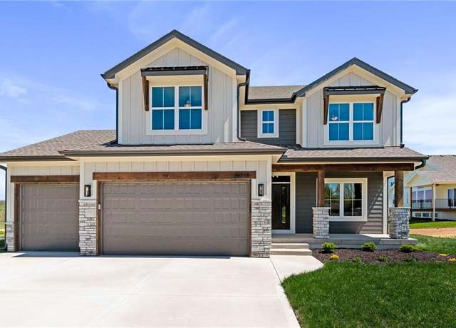 Property at 411 Sixth St, Smithville, MO 64089, 4 beds, 3.5 baths