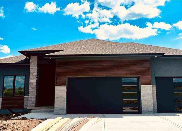Property at 1613 SW Arbor Park Dr, Lee's Summit, MO 64082, 4 beds, 3 baths