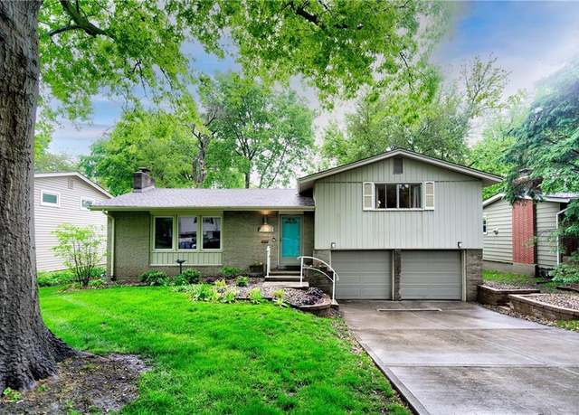 Property at 3522 W 74 St, Prairie Village, KS 66208, 3 beds, 1.5 baths