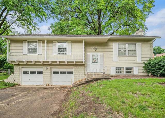 Property at 9234 Woodson Dr, Overland Park, KS 66207, 3 beds, 2.5 baths