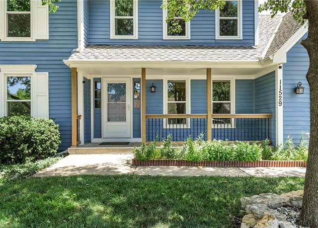 Property at 11529 Riley St, Overland Park, KS 66210, 5 beds, 3.5 baths