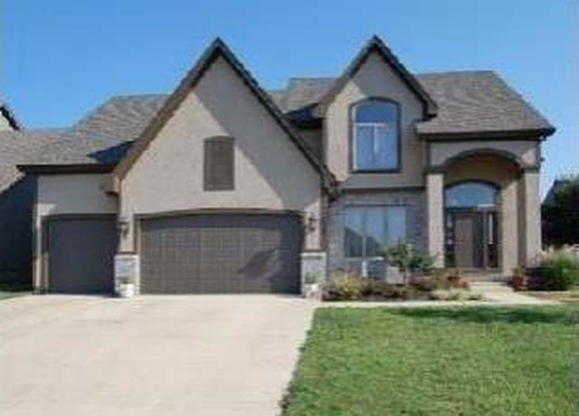 Property at 24038 St Andrews Ct, Paola, KS 66071, 5 beds, 4.5 baths