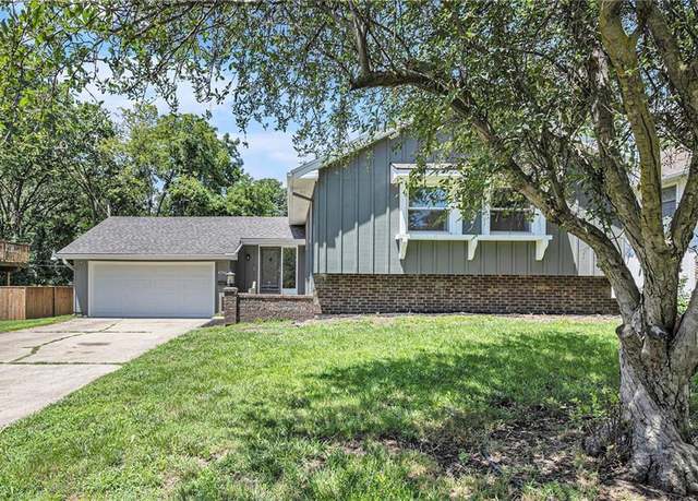 Property at 6704 Lakeshore Dr, Raytown, MO 64133, 4 beds, 3 baths