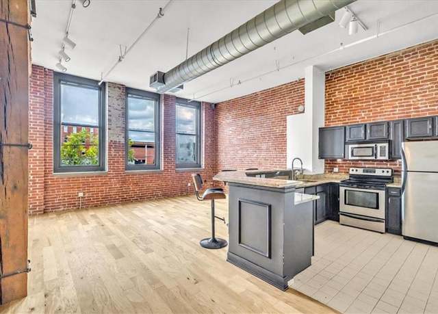 Property at 200 Main St #211, Kansas City, MO 64105, 2 beds, 2 baths