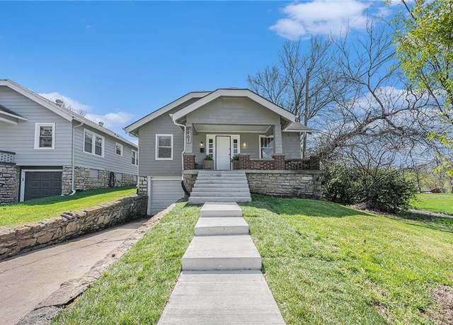 Property at 1901 E 70th Ter, Kansas City, MO 64132, 3 beds, 1 bath
