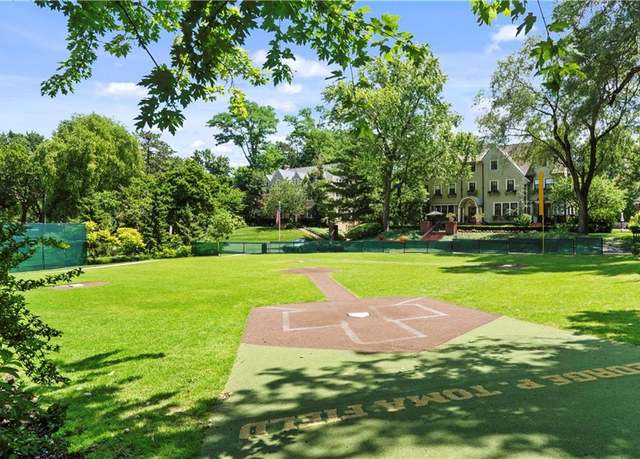 Property at W 52nd St, Kansas City, MO 64112