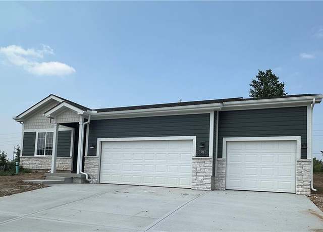 Property at 309 SW Hawthorne Ct, Blue Springs, MO 64014, 3 beds, 2 baths
