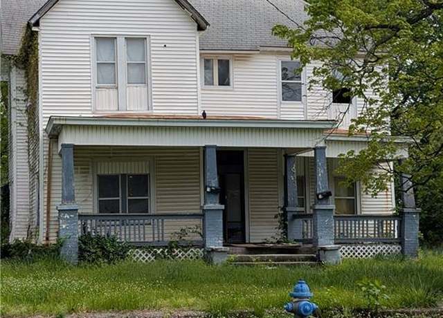 Property at 528 N Washington St, Nevada, MO 64772, 2 beds, 3.5 baths