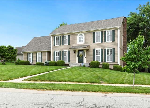 Property at 10500 Reeder St, Overland Park, KS 66214, 4 beds, 3.5 baths