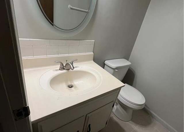 Property at 8029 E 130th Ct, Grandview, MO 64030, 3 beds, 2.5 baths