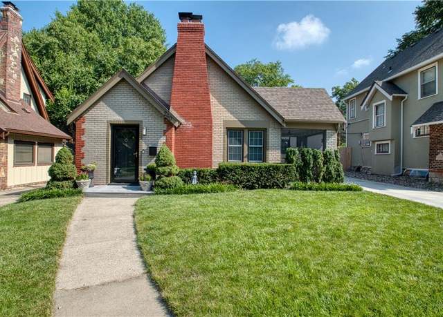 Property at 240 E 73rd St, Kansas City, MO 64114, 3 beds, 2 baths