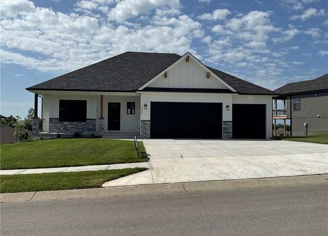 Property at 12925 N Champanel Way, Platte City, MO 64079, 5 beds, 3.5 baths
