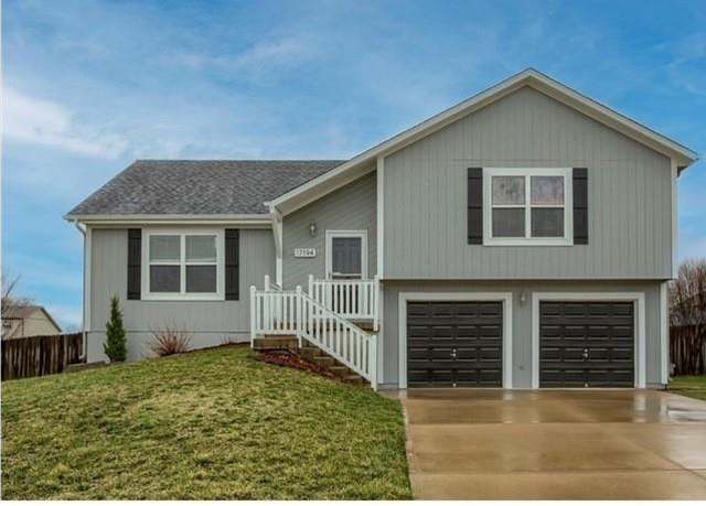 Property at 17194 S Baxter St, Gardner, KS 66030, 3 beds, 2 baths