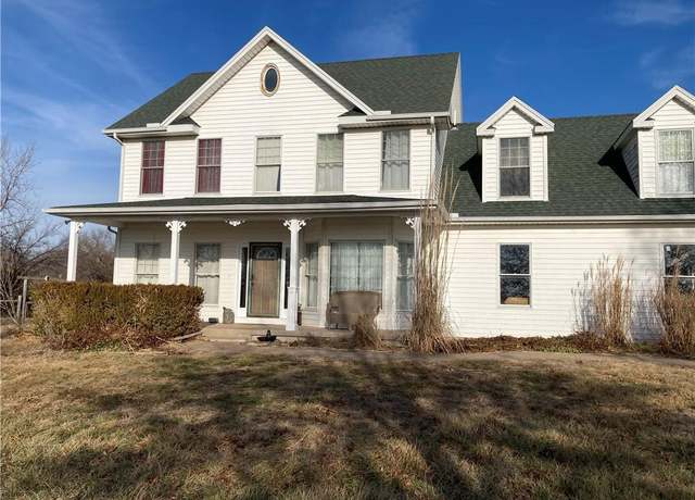 Property at 1148 N 1st Rd, Baldwin City, KS 66006, 4 beds, 3.5 baths
