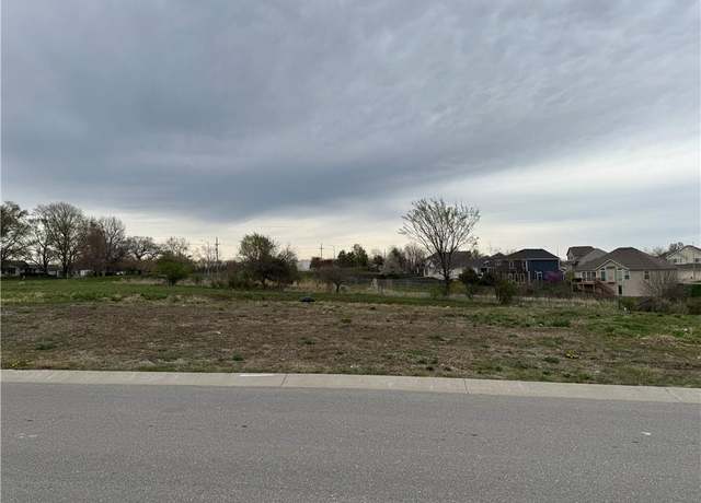 Property at 9121 N Cleveland Ave, Kansas City, MO 64156
