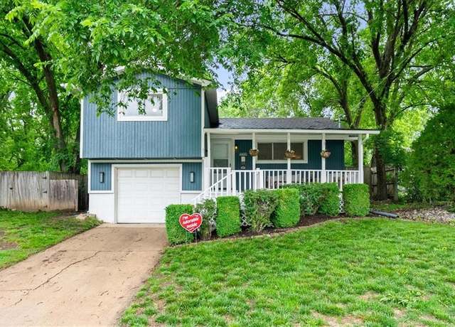Property at 4400 Elledge Dr, Roeland Park, KS 66205, 2 beds, 1.5 baths