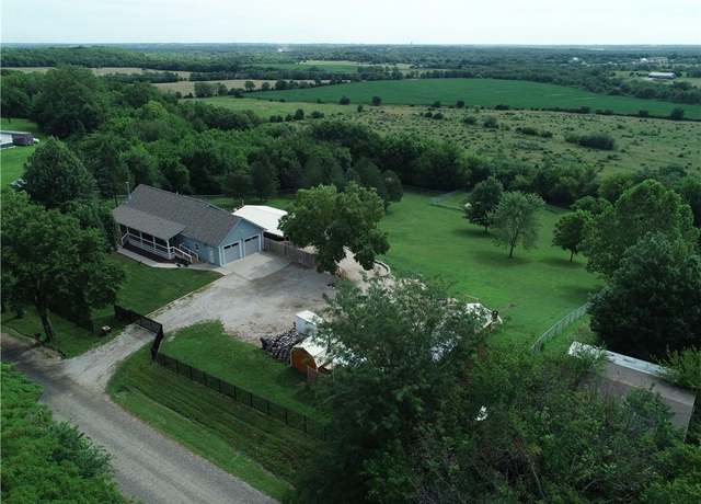 Property at 31731 Lookout Rd, Paola, KS 66071, 4 beds, 3 baths