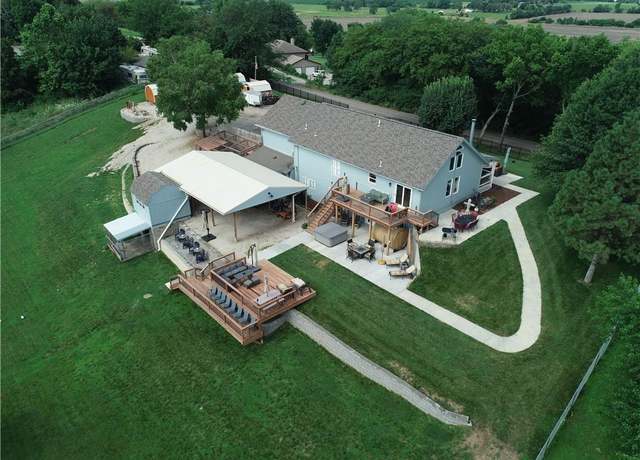 Property at 31731 Lookout Rd, Paola, KS 66071, 4 beds, 3 baths