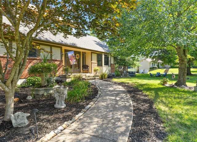 Property at 25401 Lone Pine Dr, Cleveland, MO 64734, 4 beds, 3 baths