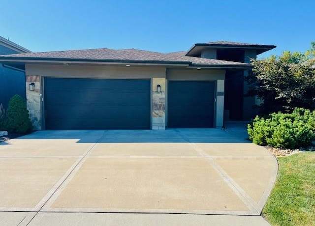 Property at 18245 W 94th St, Lenexa, KS 66219, 4 beds, 4 baths