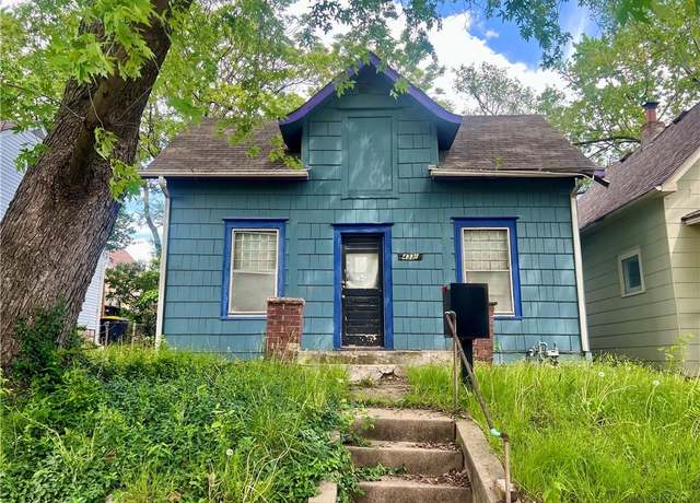 Property at 4331 Bell St, Kansas City, MO 64111, 2 beds, 1 bath