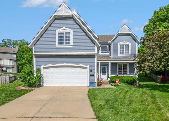 Property at 21614 W 97th Ter, Lenexa, KS 66220, 4 beds, 3.5 baths