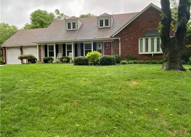 Property at 4800 W 81st St, Prairie Village, KS 66208, 4 beds, 3 baths