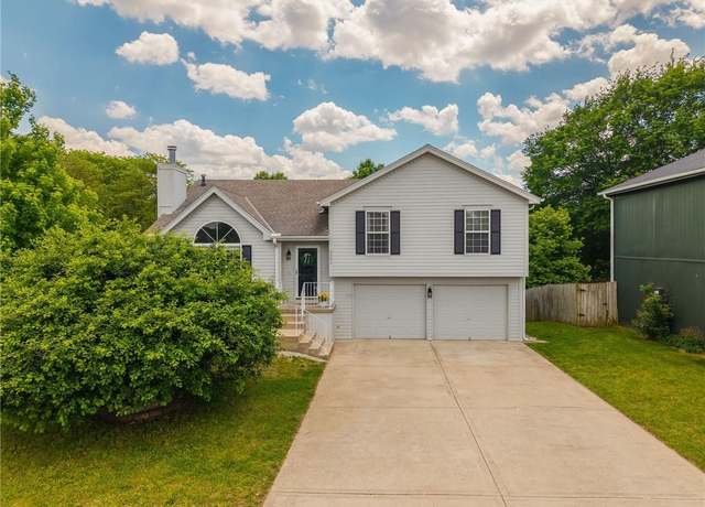 Property at 5231 NE 63rd St, Kansas City, MO 64119, 3 beds, 2 baths
