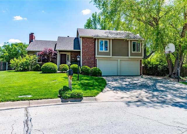 Property at 3515 Riverview Ct, Lawrence, KS 66049, 3 beds, 2.5 baths