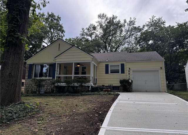 Property at 8816 Sioux Trl, Kansas City, MO 64114, 2 beds, 2 baths