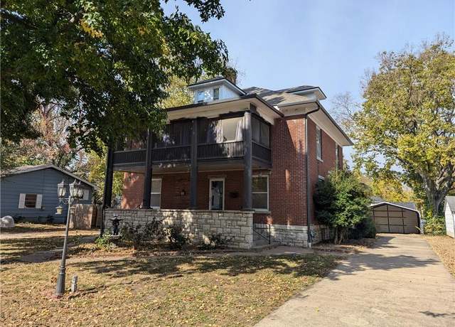 Property at 612 W Cherry St, Nevada, MO 64772, 5 beds, 4 baths
