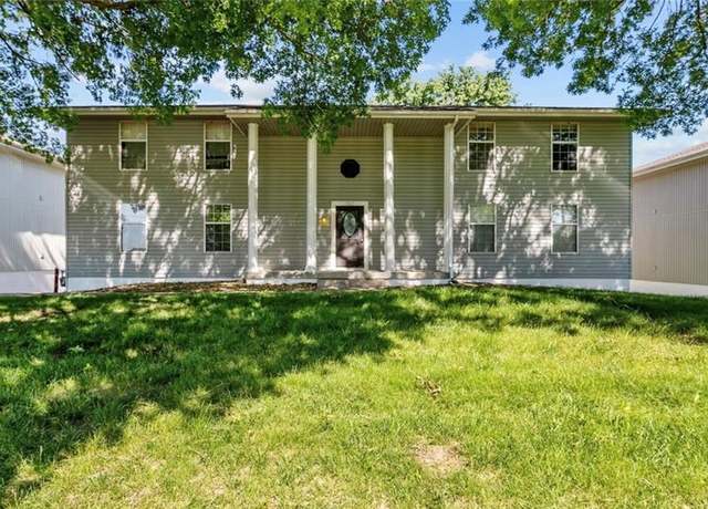 Property at 207 NW Barr Rd, Grain Valley, MO 64029, 8 beds, 4 baths